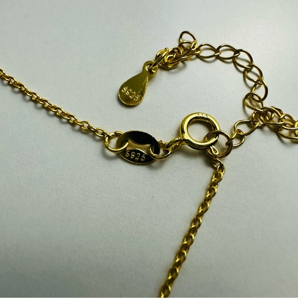 ✨ Moissanite Cross 18K Gold-Plated Necklace | 925 Sterling Silver ✨ - Picture 10 of 17